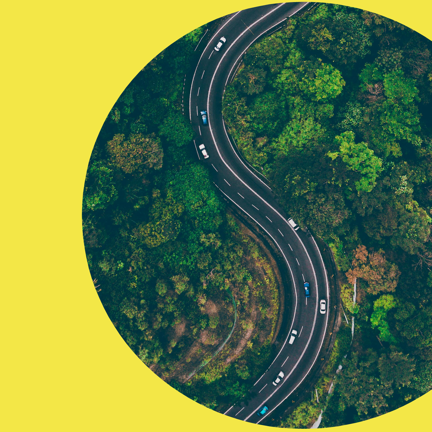 creatividad semicircular de color amarillo en la que destaca una imagen relacionada con el Premio Seguridad Vial Conectada