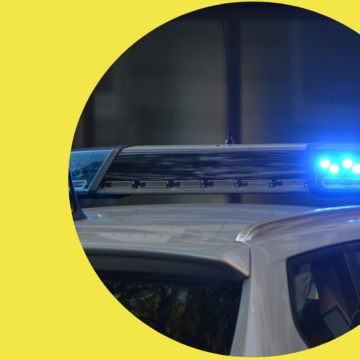 creatividad semicircular de color amarillo en la que destaca una imagen relacionada con el Premio Seguridad Ciudadana Digital 